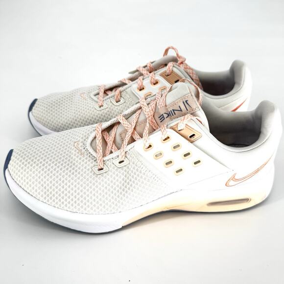 Nike Air Max Bella TR 4 Summit Athletic Sneakers Size 8 White Running Training - Picture 2 of 8